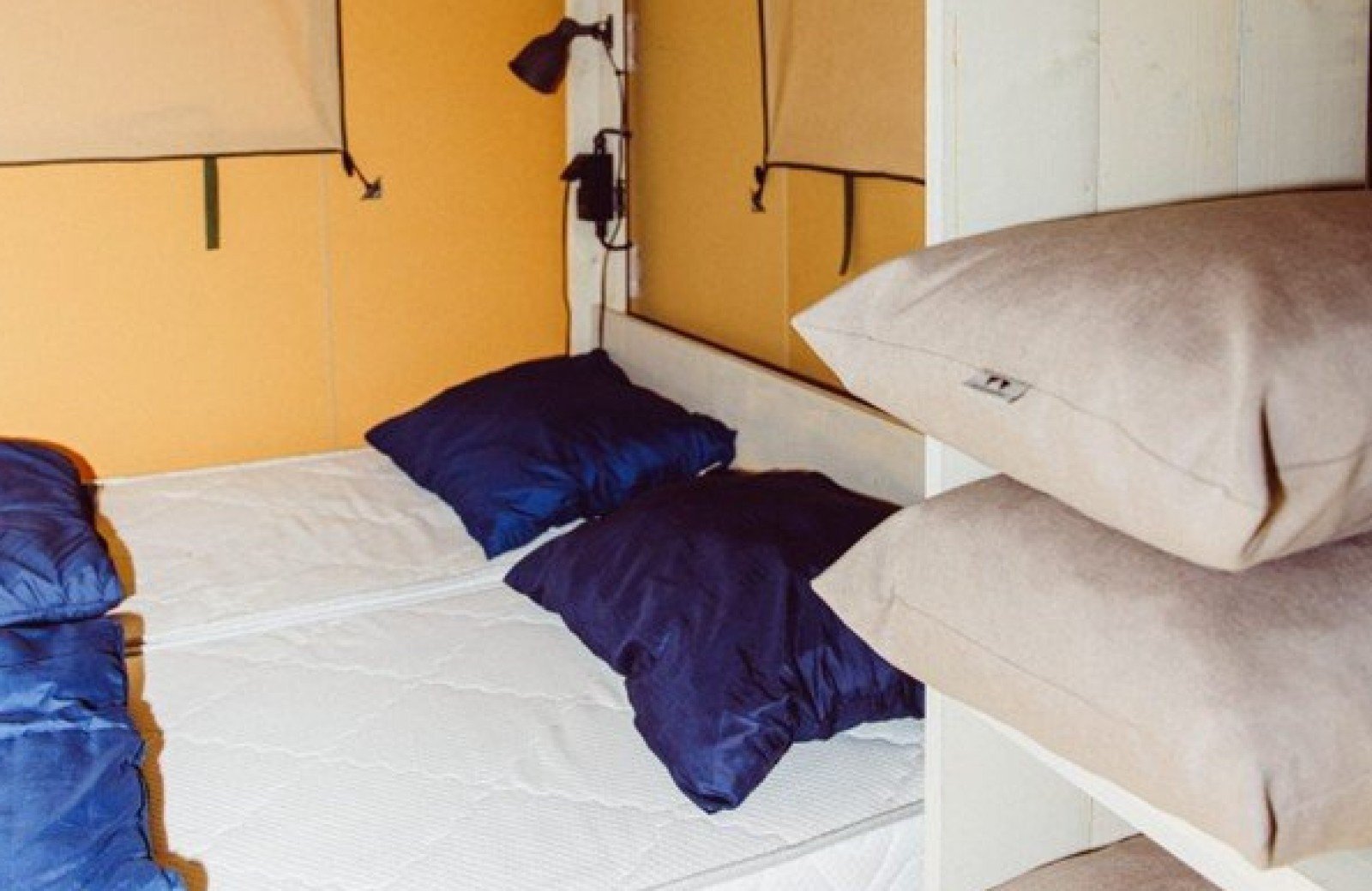 Slaapkamer binnenkant safaritent